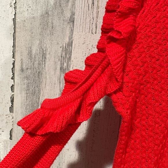 EXPRESS Red Cold Shoulder Ruffle Sleeve Sweater Size XS - Picture 3 of 4